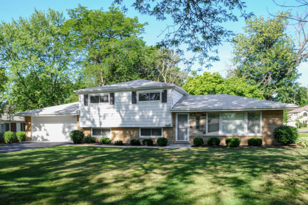 3807 Rugen Road, Glenview, Illinois 60025